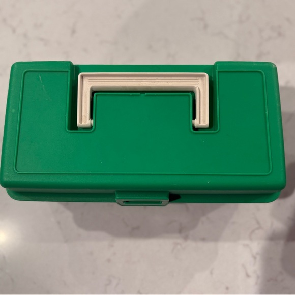 Vintage Woodsream Classic Green Tackle Box with Handle & Insert Great Condition - Picture 3 of 14